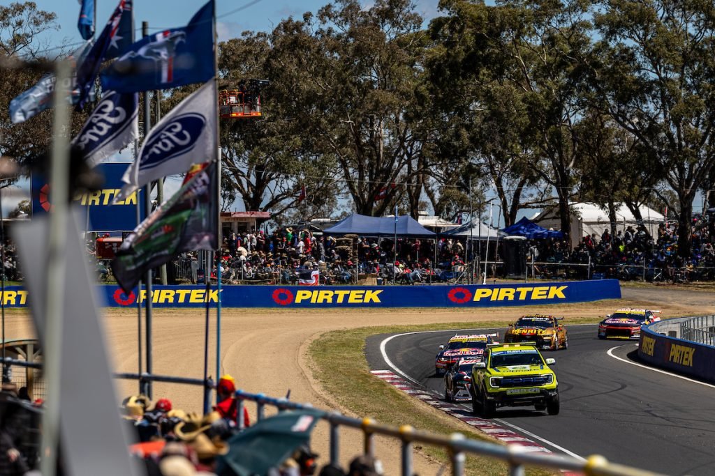 The Safety Car leads the Supercars Championship field at the Bathurst 1000 at Mount Panorama in October 2023