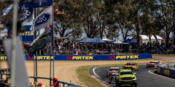 The Safety Car leads the Supercars Championship field at the Bathurst 1000 at Mount Panorama in October 2023