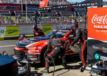 An Erebus Motorsport pit stop in the 2023 Bathurst 1000 at Mount Panorama