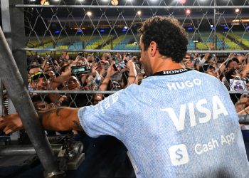 Daniel Ricciardo has thanked fans for their recognition of him in the Singapore Grand Prix. Image: Rudy Carezzevoli/Getty Images/Red Bull Content Pool