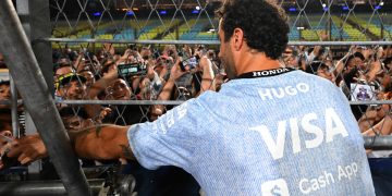 Daniel Ricciardo has thanked fans for their recognition of him in the Singapore Grand Prix. Image: Rudy Carezzevoli/Getty Images/Red Bull Content Pool