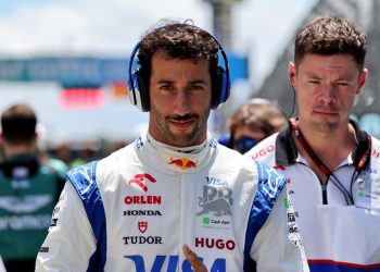 Daniel Ricciardo looks set to weather another storm of speculation surrounding his future. Image: Rew / XPB Images