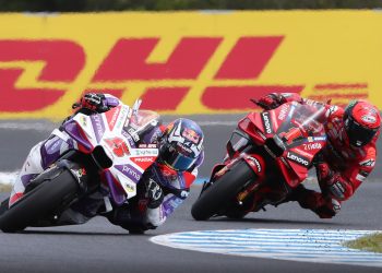 Johann Zarco leads Francesco Bagnaia during the 2023 Australian Motorcycle Grand Prix. Image: Gold & Goose