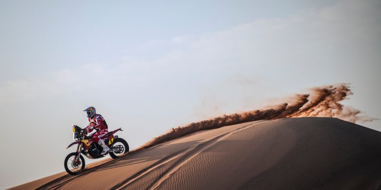 Daniel Sanders (AUS) of Red Bull GasGas Factory Racing races during stage 02 of Rally Dakar 2024 from Al Henakiyah to Al Duwadimi, Saudi Arabia on January 07, 2024.  // Marcelo Maragni / Red Bull Content Pool // SI202401070054 // Usage for editorial use only //