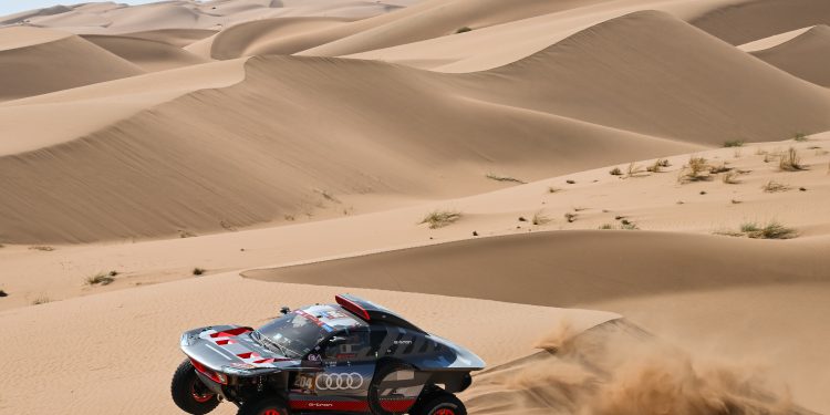 Carlos Sainz and Lucas Cruz on their Audi RS Q e-tron E2 of the Team Audi Sport during the Stage 3 of the Dakar 2024 on January 8, 2024 between Al Duwadimi and Al Salamiya, Saudi Arabia // Eric Vargiolu / DPPI / Red Bull Content Pool // SI202401080684 // Usage for editorial use only //