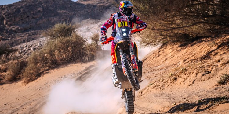 Kevin Benavides (ARG) of Red Bull KTM Factory Team races during stage 04 of Rally Dakar 2024 from Al Salamiya to Al Hofuf, Saudi Arabia on January 09, 2024.  // Marcelo Maragni / Red Bull Content Pool // SI202401090248 // Usage for editorial use only //
