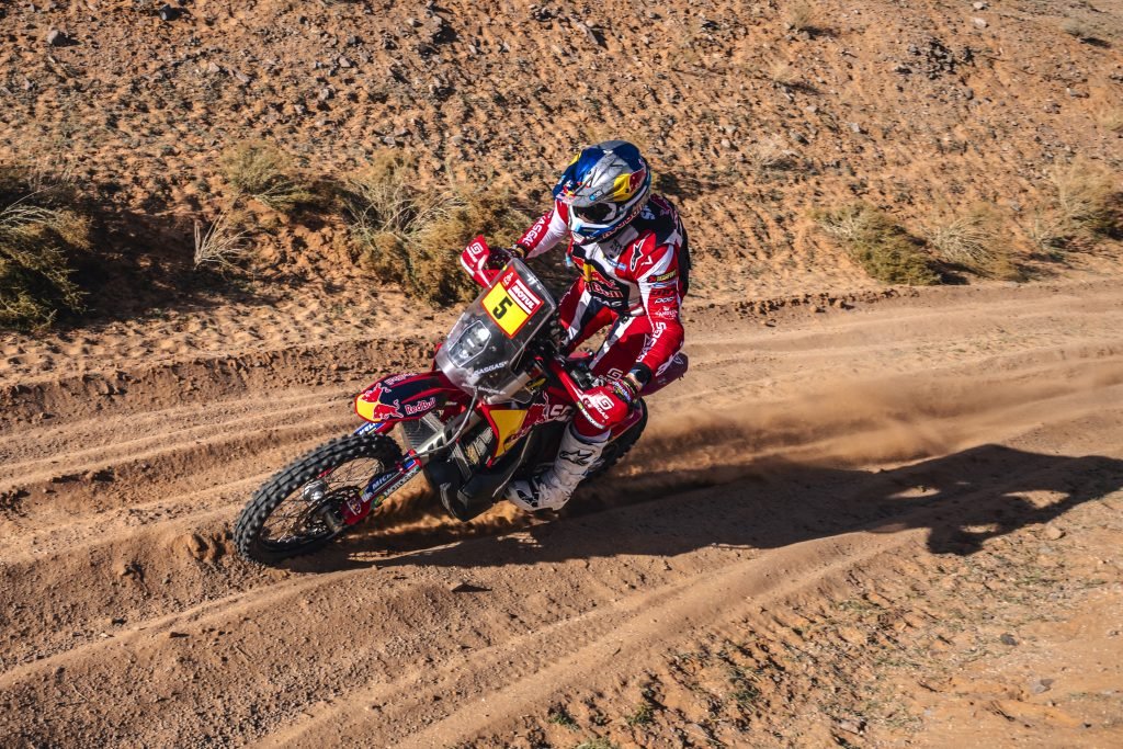 Daniel Sanders (AUS) of Red Bull Gas Gas Factory Racing races during stage 08 of Rally Dakar 2024 from Hail to Al Ula, Saudi Arabia on January 16, 2024 // Marcelo Maragni / Red Bull Content Pool // SI202401160710 // Usage for editorial use only //