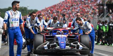 Weak race starts are hurting RB according to Daniel Ricciardo. Image: Rudy Carezzevoli/Getty Images/Red Bull Content Pool