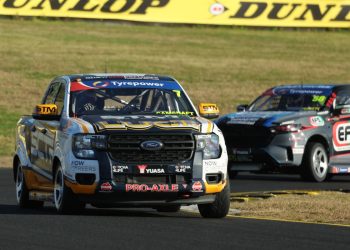 Cameron Crick fought to get ahead of Ryal Harris to win Race 3. Image: InSyde Media