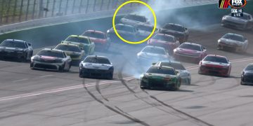 Shane van Gisbergen (circled) hits the wall at Atlanta Motor Speedway. Image: Fox Sports