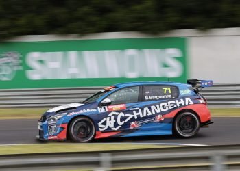 After he warded off the early challenge, Ben Bargwanna took a dominant TCR Australia victory. Image: MA