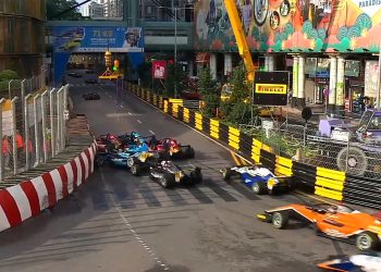 James Wharton crashed on Lap 3 of the 71st Macau Grand Prix.