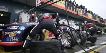 Will Brown's wheel nut pops out. Image: Fox Sports