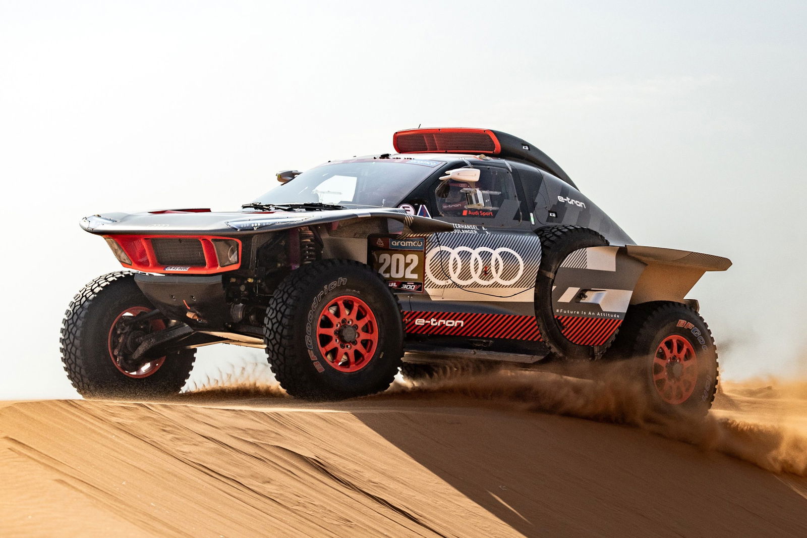 Peterhansel takes 50th Dakar Cars stage win