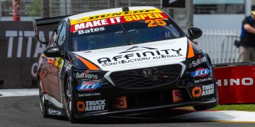 Zach Bates in the #25 Walkinshaw Andretti United Holden ZB Commodore.