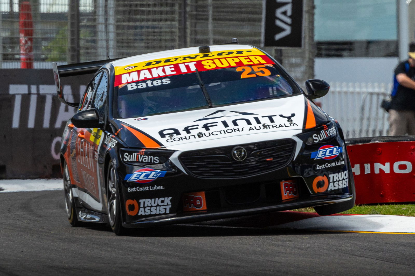 Zach Bates in the #25 Walkinshaw Andretti United Holden ZB Commodore.