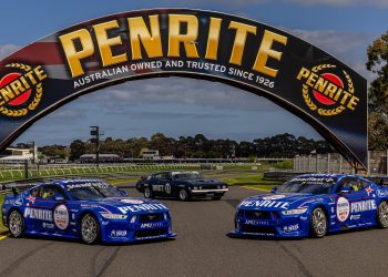 The #19 and #26 Penrite Racing Ford Mustangs with the Allan Moffat 'BRUT' #33 Ford XB Falcon.