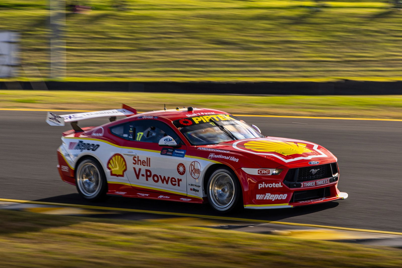 Will Davison in the #17 Shell V-Power Racing Ford Mustang.