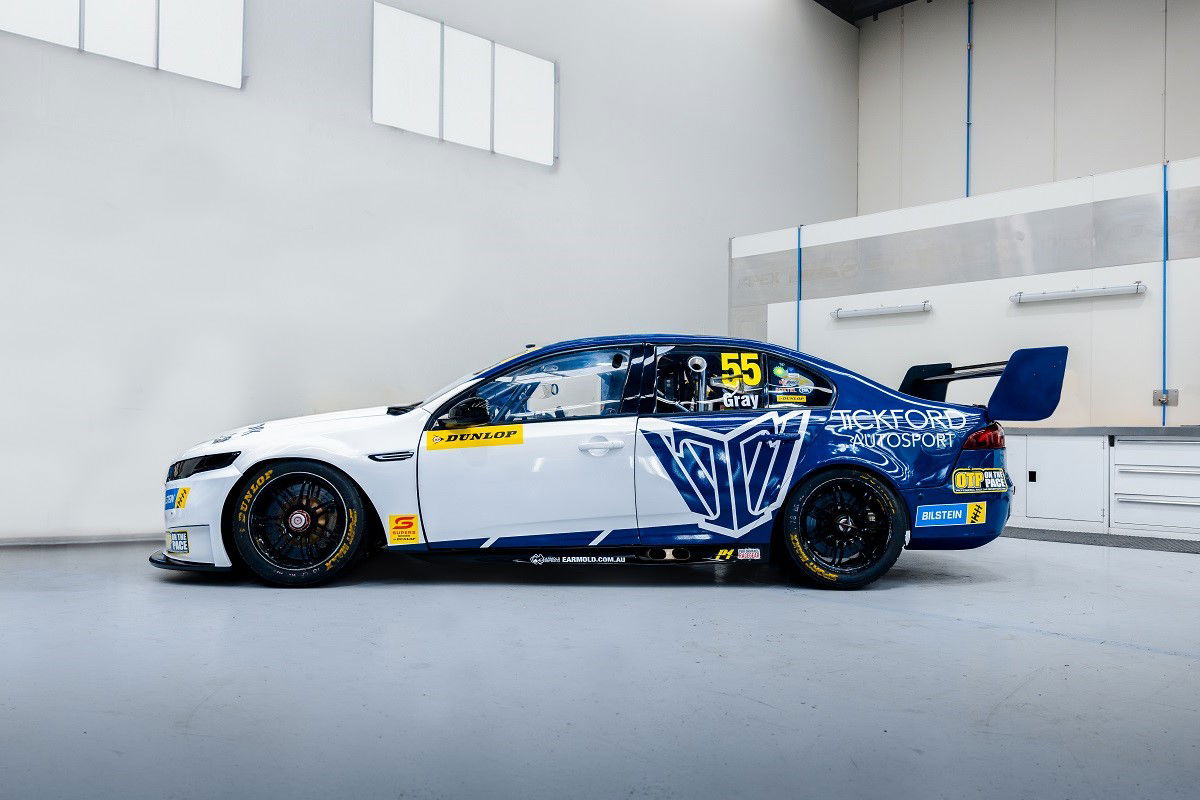 Falcon returns to Dunlop Series field