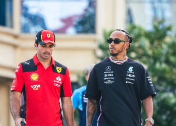 Carlos Sainz with the man who'll replace him at Ferrari, Lewis Hamilton. Image: Bearne / XPB Images