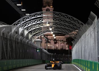 Oscar Piastri (AUS) McLaren MCL60. 17.09.2023. Formula 1 World Championship, Rd 16, Singapore Grand Prix, Marina Bay Street Circuit, Singapore, Race Day. - www.xpbimages.com, EMail: requests@xpbimages.com © Copyright: Rew / XPB Images