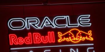 Red Bull Racing logo.
16.11.2023. Formula 1 World Championship, Rd 22, Las Vegas Grand Prix, Las Vegas, Nevada, USA, Practice Day.
- www.xpbimages.com, EMail: requests@xpbimages.com © Copyright: Batchelor / XPB Images