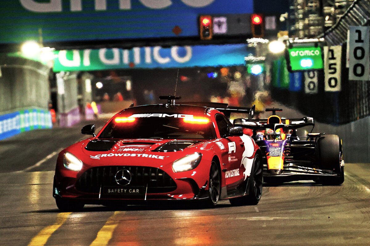Sainz: F1 needs faster Safety Car