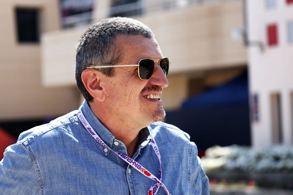 Guenther Steiner (ITA) RTL F1 TV Presenter.29.02.2024. Formula 1 World Championship, Rd 1, Bahrain Grand Prix, Sakhir, Bahrain, Practice Day - www.xpbimages.com, EMail: requests@xpbimages.com © Copyright: Bearne / XPB Images
