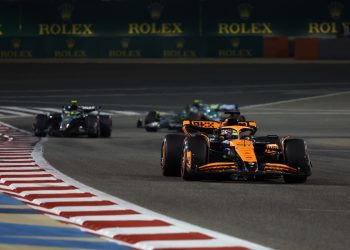 Oscar Piastri was undercut by Lewis Hamilton in the Bahrain Grand Prix. Image: Bearne / XPB Images