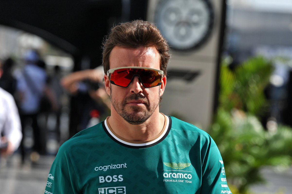 Fernando Alonso remains undecided on his F1 future despite Mercedes links. Image: Moy / XPB Images