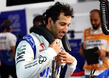 Daniel Ricciardo hopes to find an explanation for his inability to improve his time during qualifying in Saudi Arabia. Image: Batchelor / XPB Images