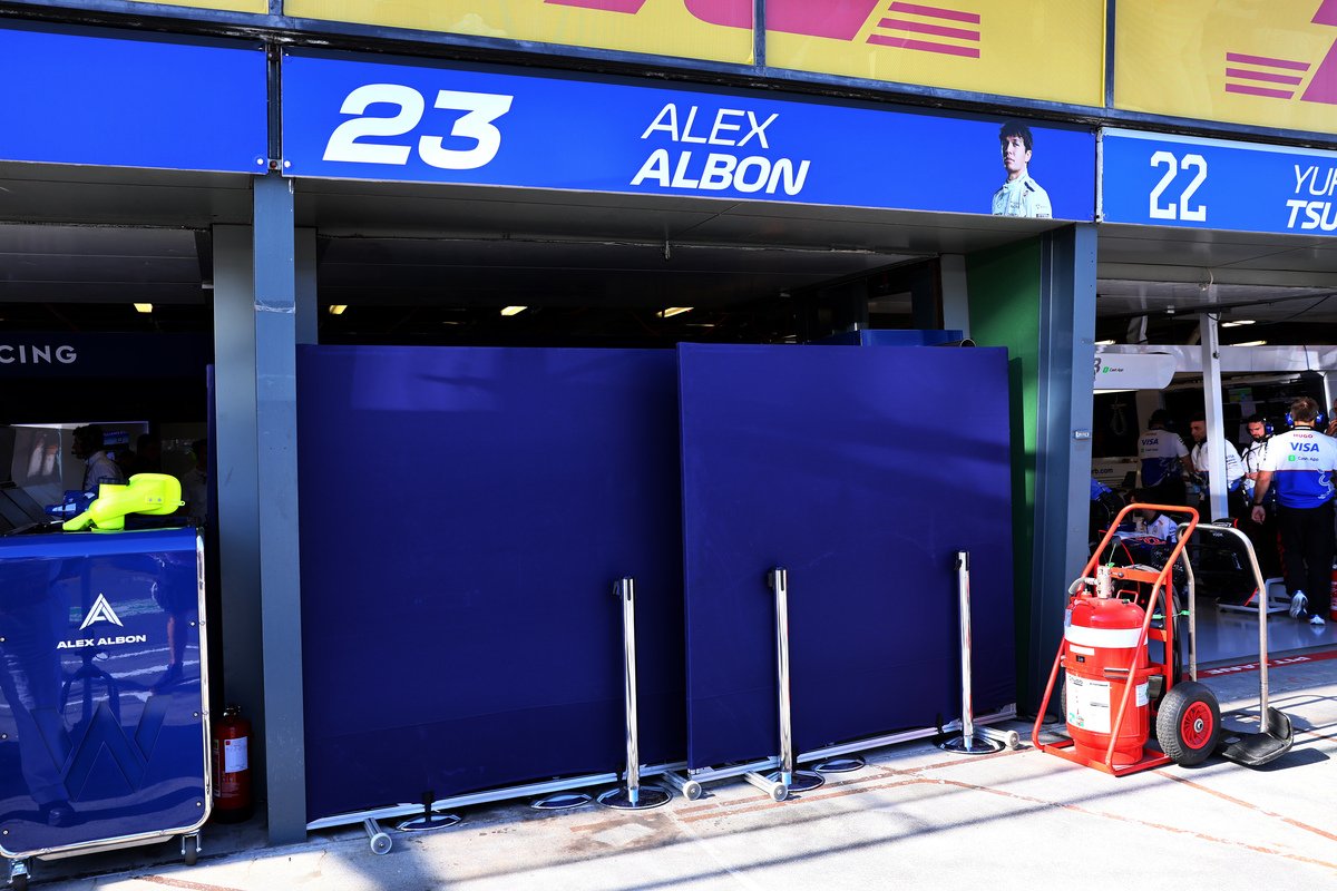 Alex Albon is in doubt for Sunday's Australian GP after his opening practice crash. Image: Batchelor / XPB Images