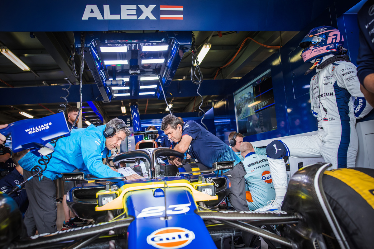 Williams is in a race against time to repair the chassis Alex Albon damaged in Australia. Image: Bearne / XPB Images