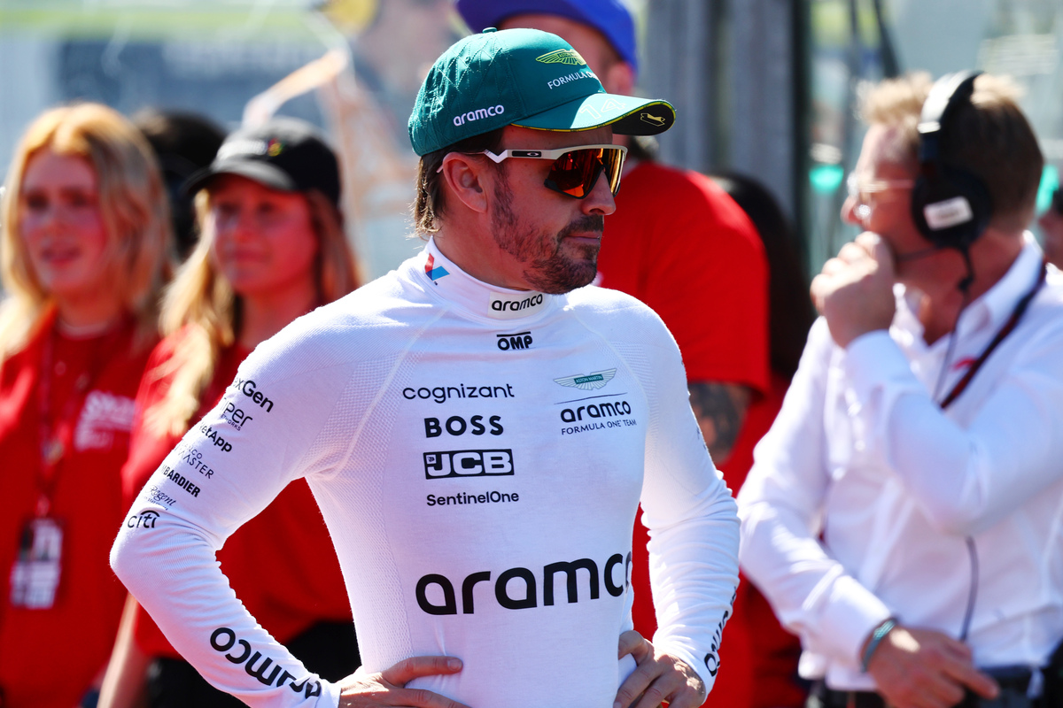 Fernando Alonso has admitted he spoke with other F1 teams before agreeing a new deal with Aston Martin. Image: Batchelor / XPB Images