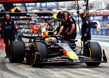 A late lap from Max Verstappen left the Red Bull Racing driver fastest in Free Practice 3 in Japan. Image: Batchelor / XPB Images