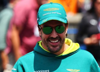 Fernando Alonso has signed a new deal to remain with Aston Martin. Image: XPB Images