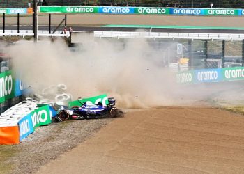 Daniel Ricciardo has suggested the decision to start on medium tyres led to his race-ending opening lap crash in Japan. Image: XPB Images