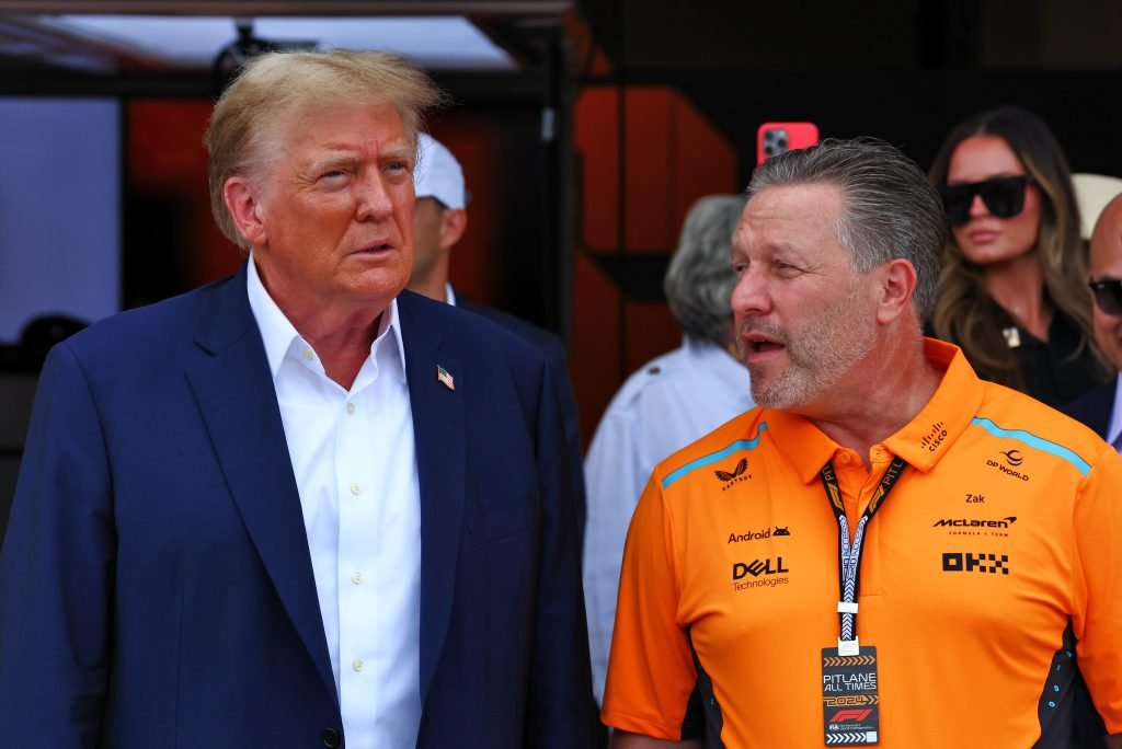 (L to R): Donald Trump (USA) Politician and Businesman with Zak Brown (USA) McLaren Executive Director.05.05.2024. Formula 1 World Championship, Rd 6, Miami Grand Prix, Miami, Florida, USA, Race Day.
 - www.xpbimages.com, EMail: requests@xpbimages.com © Copyright: Coates / XPB Images