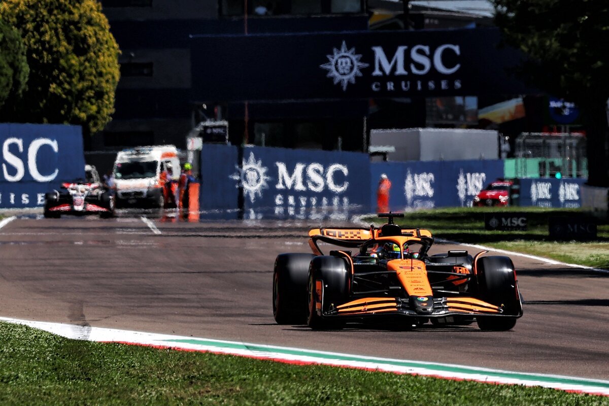 Oscar Piastri has been stripped of his front row start for Sunday's Formula 1 Emilia Romagna Grand Prix. Image: XPB Images