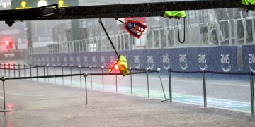 Circuit atmosphere - heavy rain falls in the pits before qualifying.
02.11.2024. Formula 1 World Championship, Rd 21, Brazilian Grand Prix, Sao Paulo, Brazil, Sprint and Qualifying Day.
- www.xpbimages.com, EMail: requests@xpbimages.com © Copyright: Batchelor / XPB Images