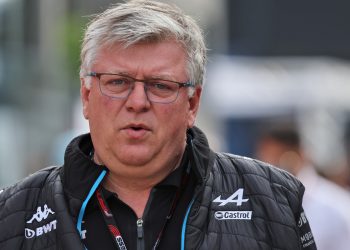 Otmar Szafnauer has explained exactly how the Anglo-French operation lost Oscar Piastri to McLaren in mid-2022. Image: Rew / XPB Images