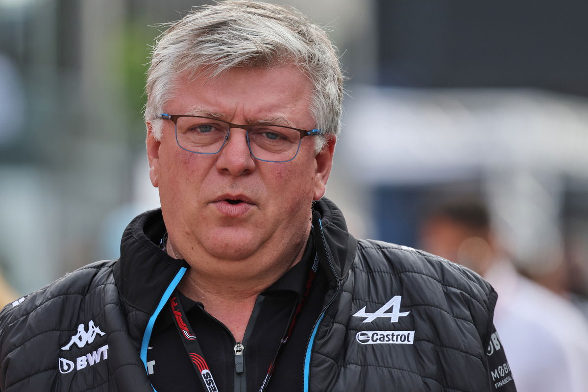 Otmar Szafnauer has explained exactly how the Anglo-French operation lost Oscar Piastri to McLaren in mid-2022. Image: Rew / XPB Images