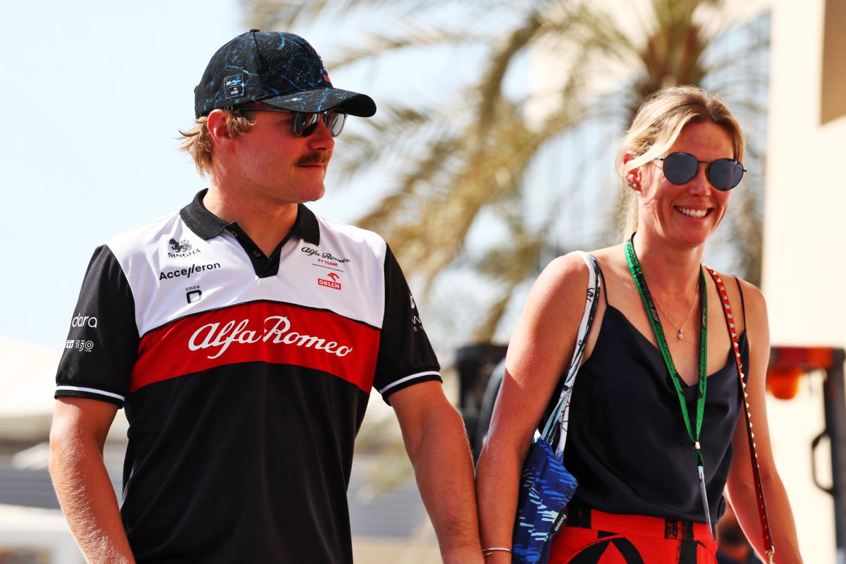 Valtteri Bottas has become more Australian in a video with girlfriend Tiffany Comwell