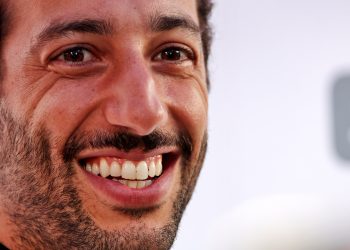 Daniel Ricciardo claimed he is not focusing on the threat posed by Liam Lawson to his F1 future. Image: Bearne / XPB Images