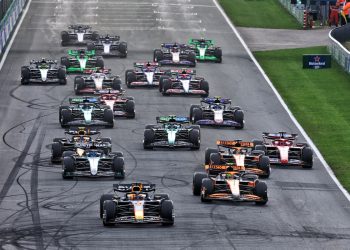 Max Verstappen (NLD) Red Bull Racing RB20 leads at the start of the race.
25.08.2024. Formula 1 World Championship, Rd 15, Dutch Grand Prix, Zandvoort, Netherlands, Race Day.
- www.xpbimages.com, EMail: requests@xpbimages.com © Copyright: Batchelor / XPB Images