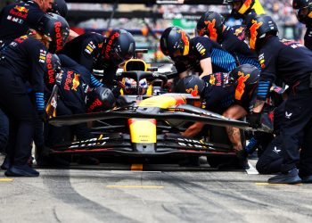 The FIA will use video cameras to gain an understand of how flexible wings are used in Formula 1. Image: Batchelor / XPB Images