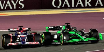 Liam Lawson was quick to offer his apologies to Valtteri Bottas after the pair came close to contact during the Qatar Grand Prix. Image: Coates / XPB Images