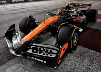 McLaren is at the centre of bizarre allegations surrounding the way the squad prepares its tyres. Image: Bearne / XPB Images