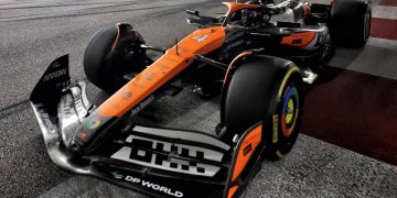 McLaren is at the centre of bizarre allegations surrounding the way the squad prepares its tyres. Image: Bearne / XPB Images