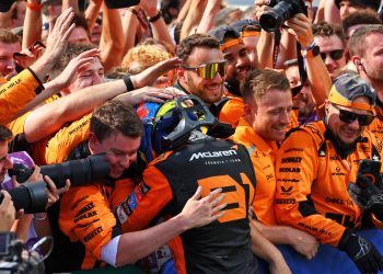 Oscar Piastri described McLaren’s leadership as “exceptional” while offering insight into his F1 success. Image: Batchelor / XPB Images